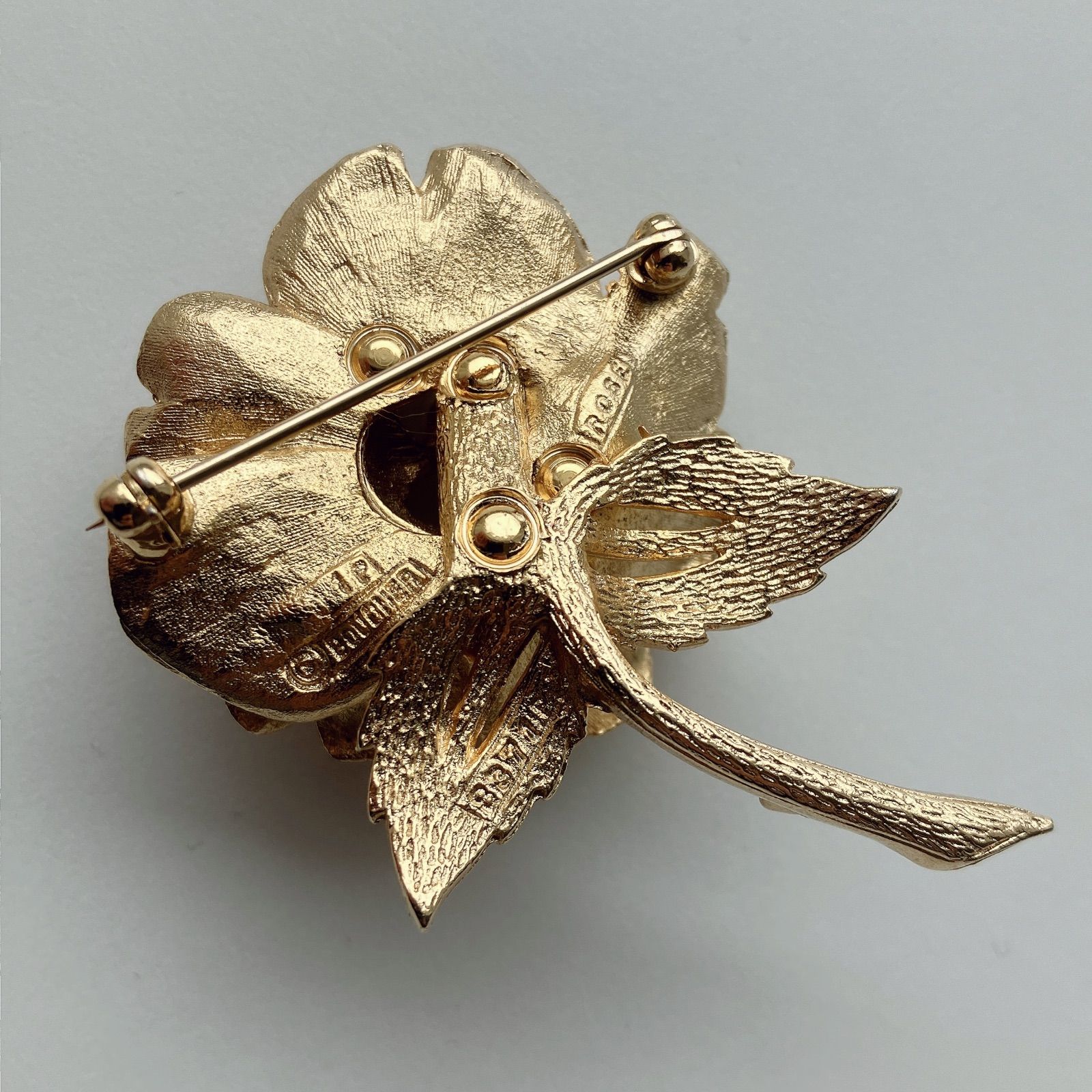 BOUCHER ブーシェ Rose バラ ブローチ 真珠付き - メルカリ