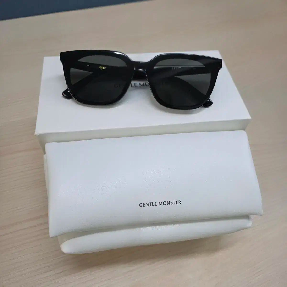 GENTLE MONSTER ジェントルモンスター リリット サングラス ブラック