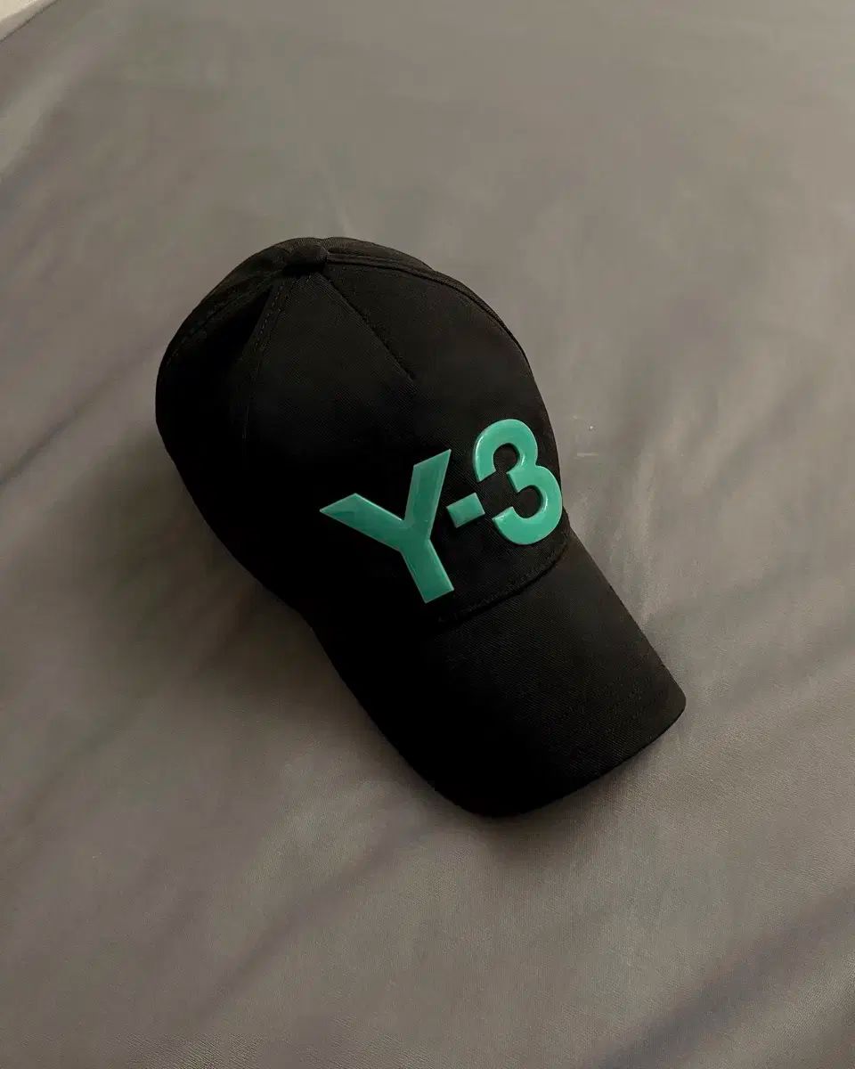 Y-3 黒緑 ベースボールキャップ