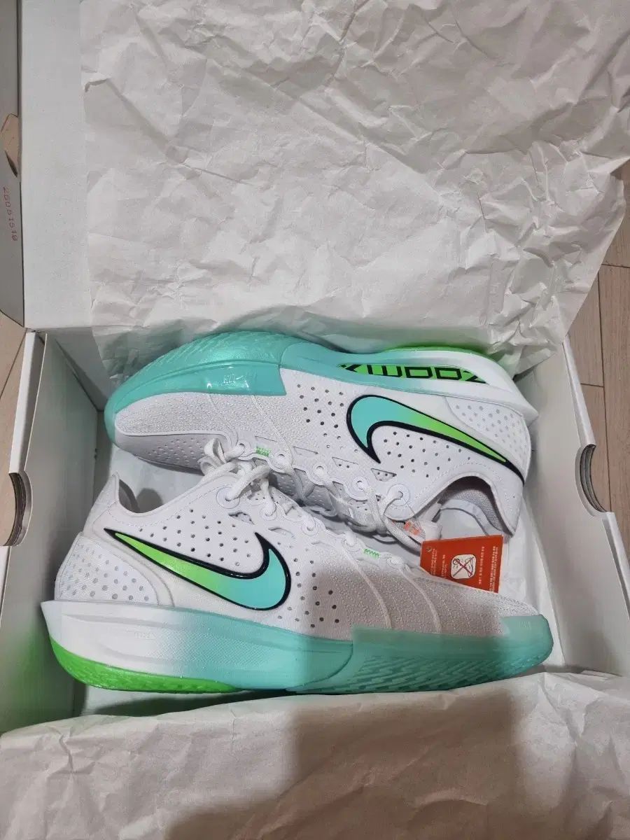 NIKE ナイキ GT CUT 3 バスケシューズ 270