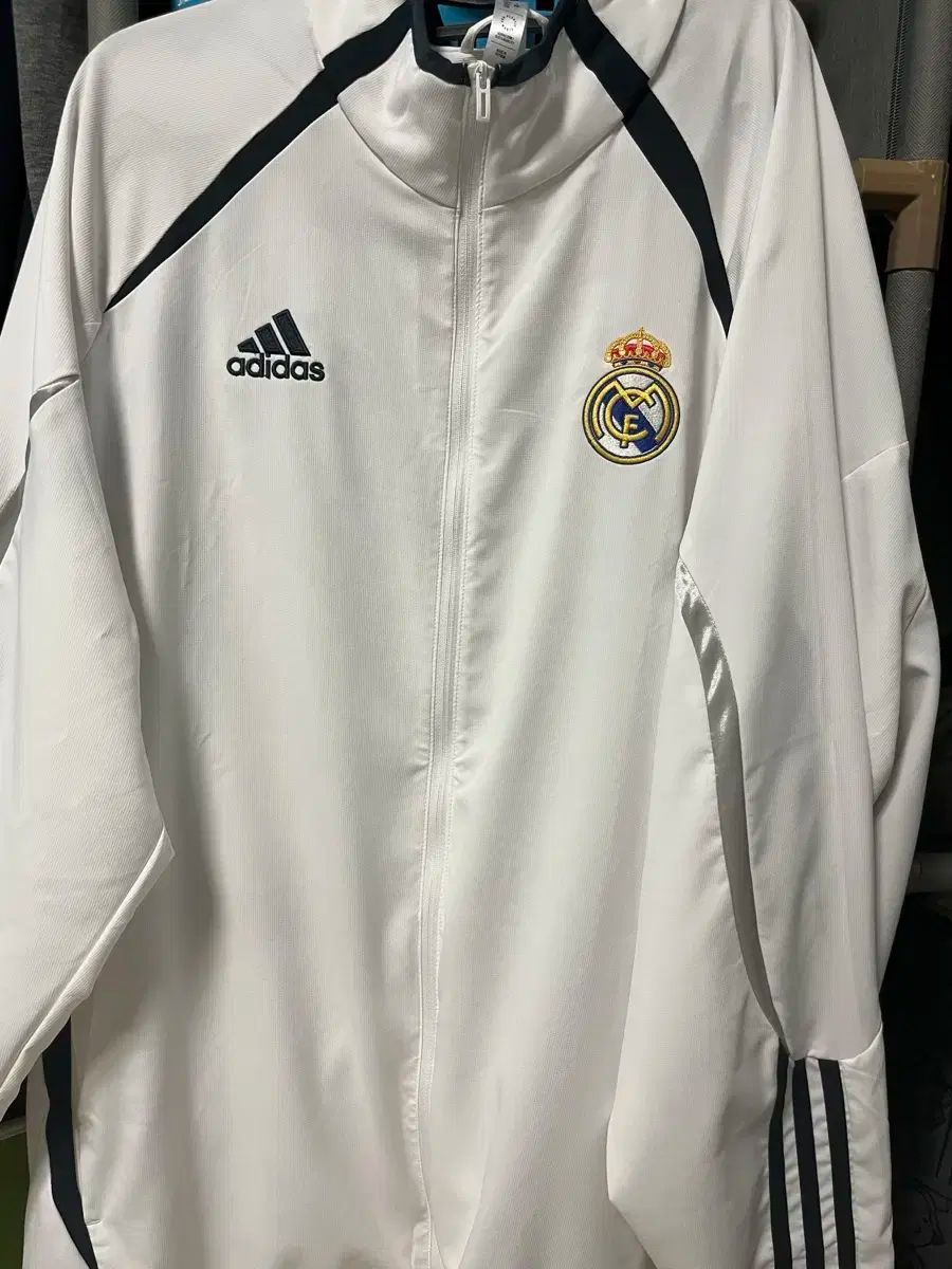 アディダス ルマドリード チームガイスト ジャケット