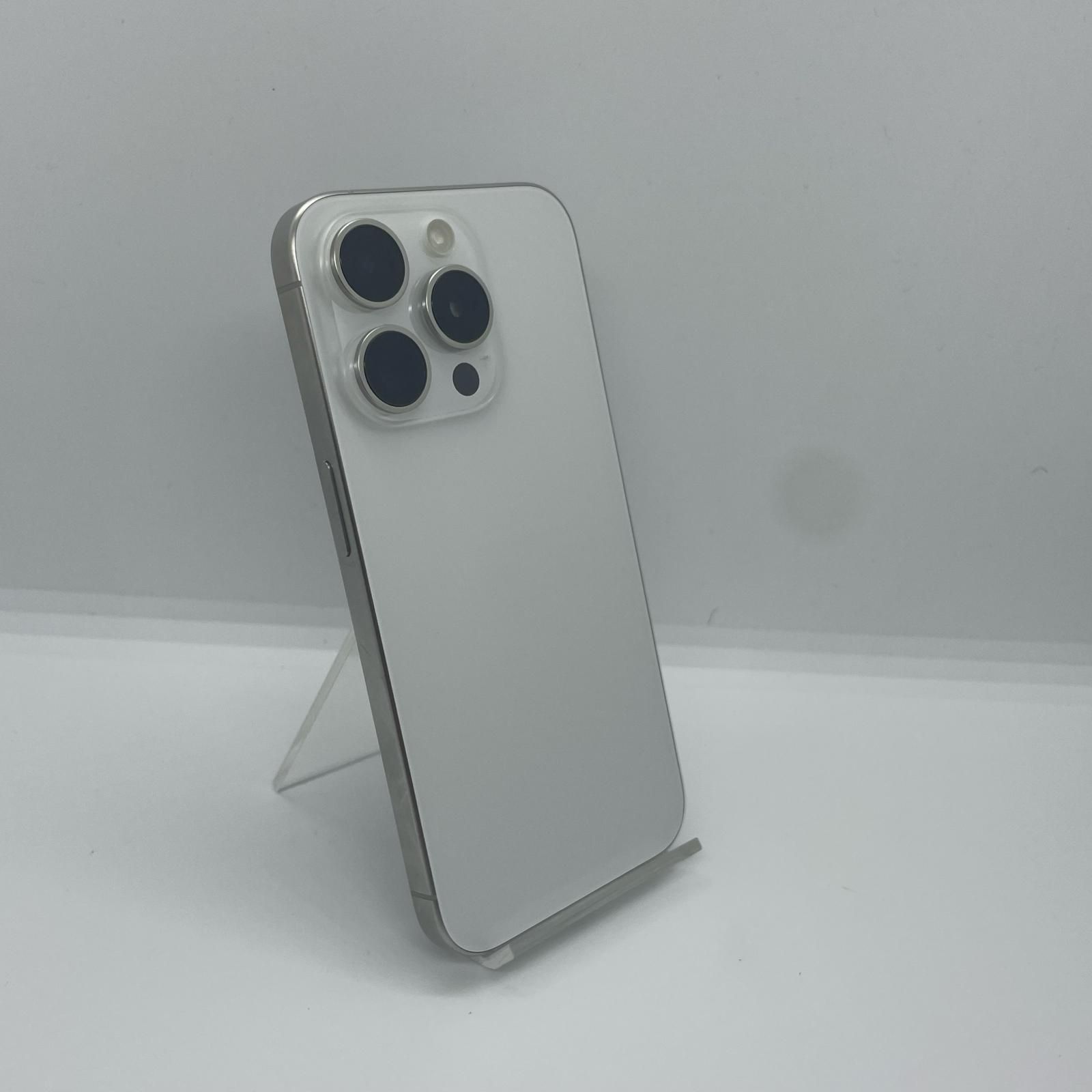 iPhone 15 Pro 256GB ホワイトチタニウム SIMフリー 動作 済 89 全額返金保証 最速発送