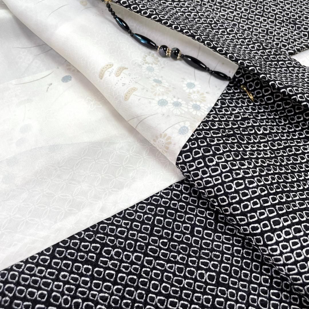 ドット ブラック