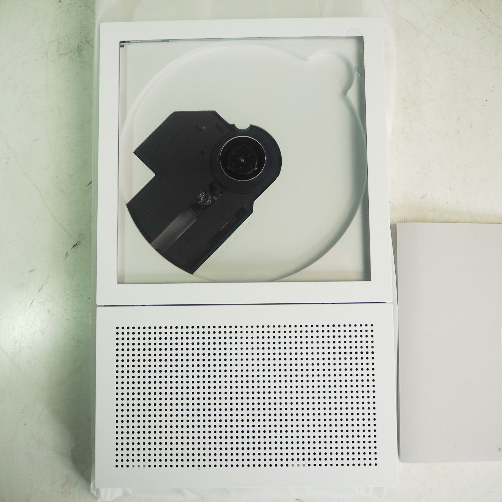 K9519 km5 CDプレーヤー ポータブル 壁掛け Instant Disk Audio CP2 Bluetooth CP2-001 軽量 薄型 シンプル デザイン ホワイト 白 ケイエムファイブ