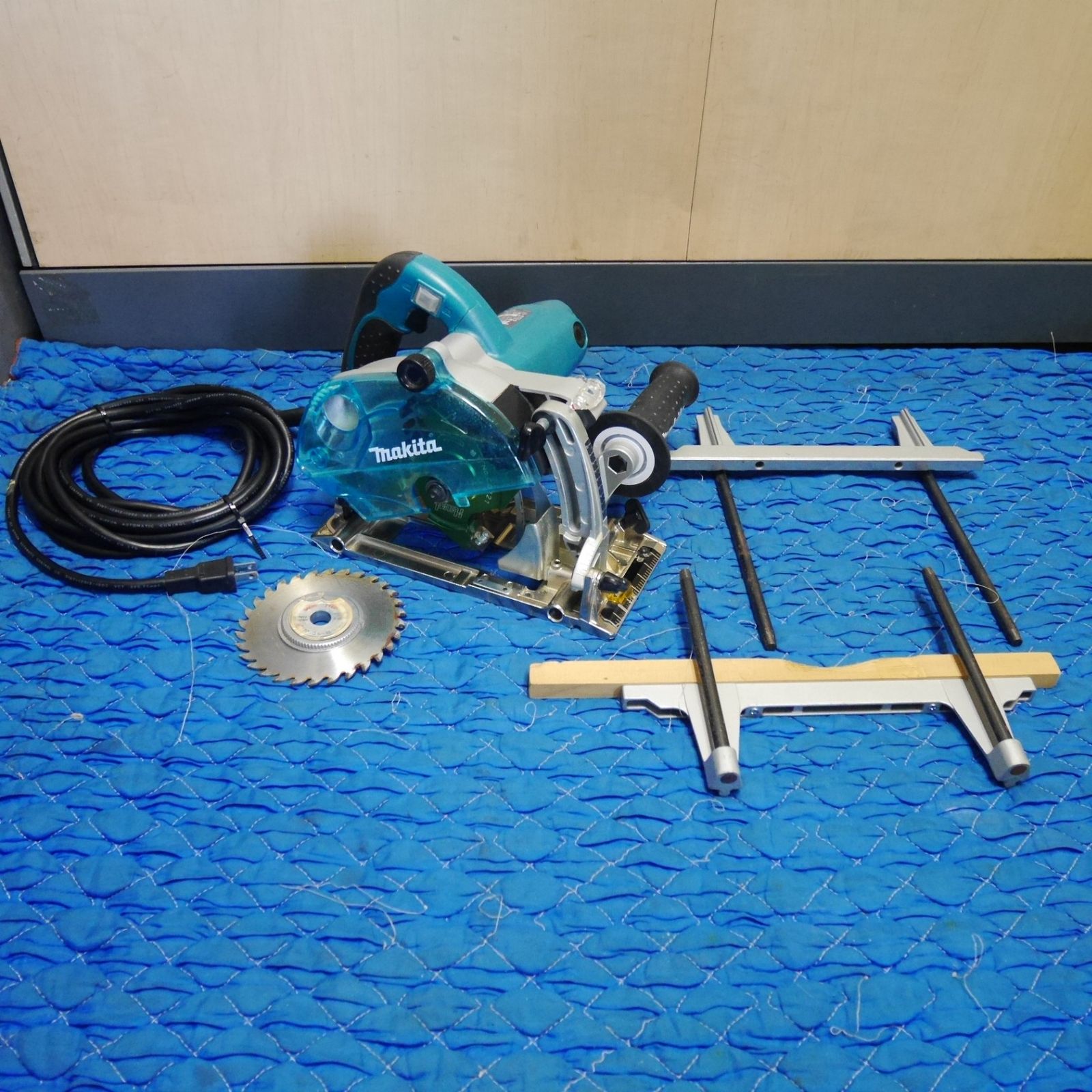 付き マキタ 小型 ミゾキリ 3005BA 電動 工具 切断機 溝切り 溝きり カッター コード式 100V makita