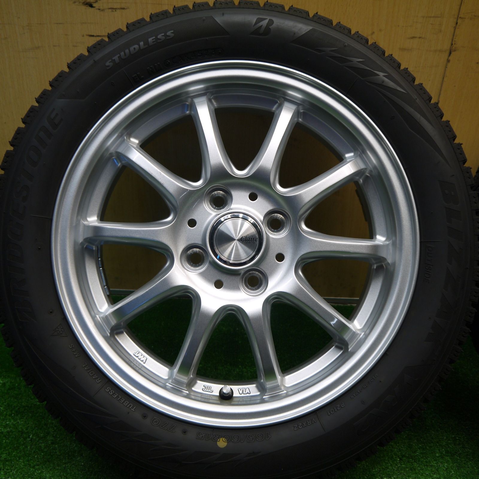 バリ溝 23年 キレイ ほぼ10分 スタッドレス 165 60 R 15 ブリヂストン ブリザック VRX 2 Claire クレール 15インチ ソリオ ハスラー 等 PCD 100 4 H ス