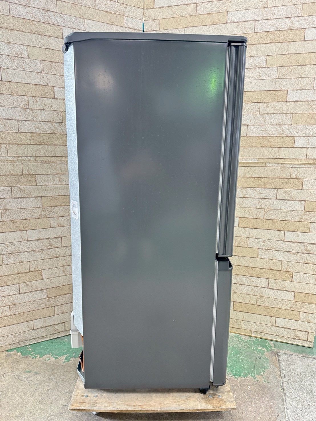 大阪送料無料★3か月保障付★冷蔵庫★2023年★MR-P15J-H★IR-866 大阪送料無料☆3か月保障付き☆冷蔵庫☆三菱☆2ドア