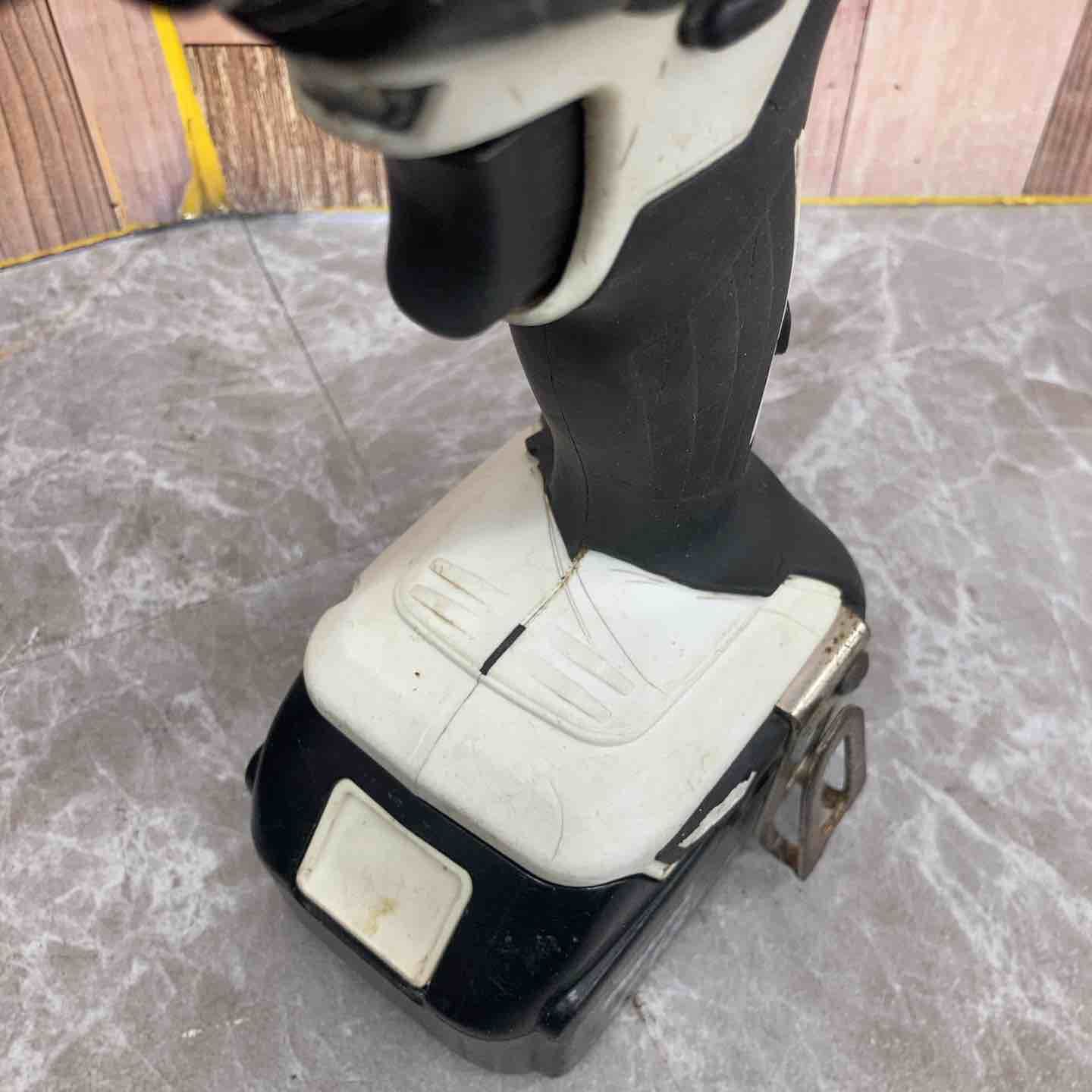 コードレスインパクトドライバー