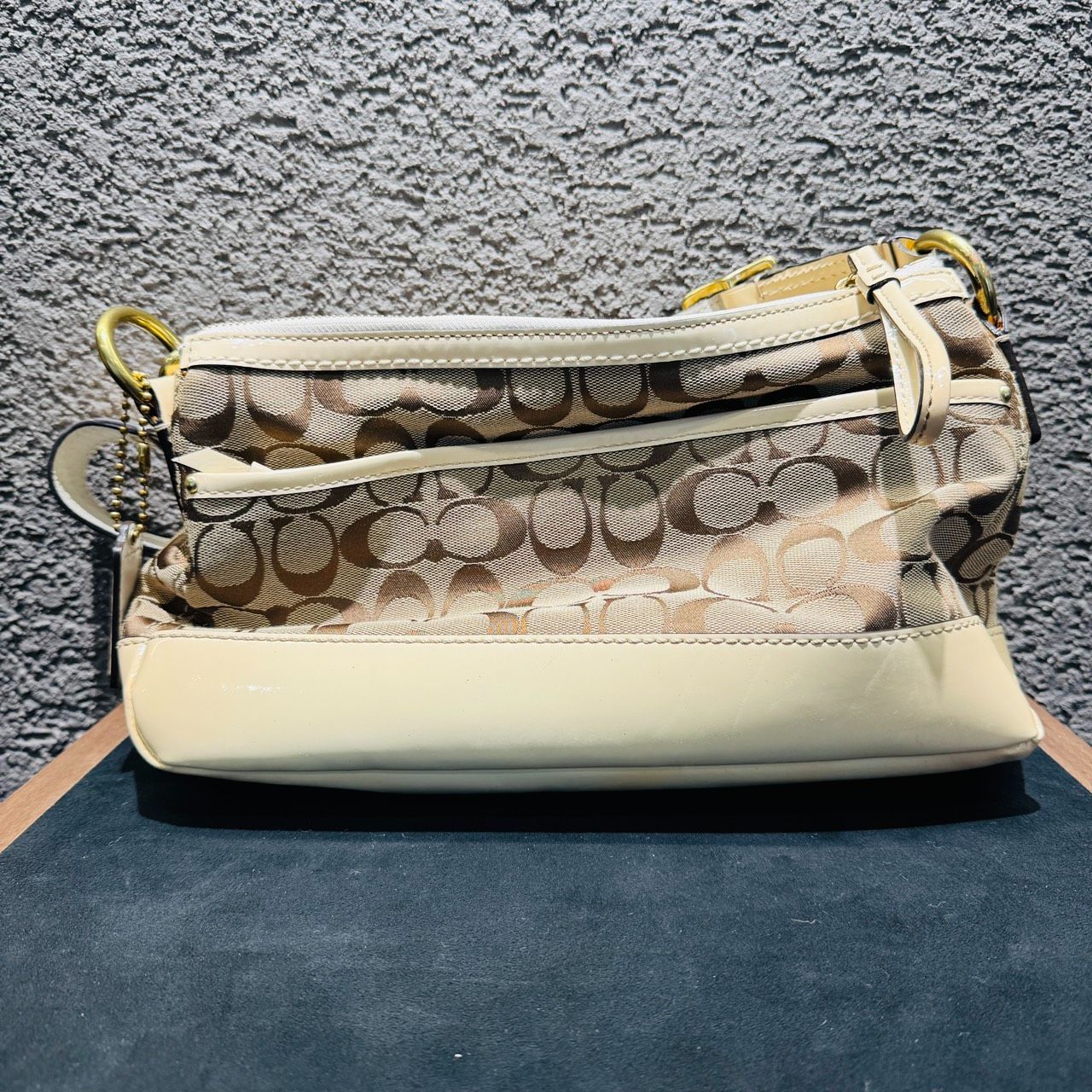 COACH コーチ 65th シグネチャー ショルダー ハンドバック ベージュ ホワイト F12869 turnrock shoulder