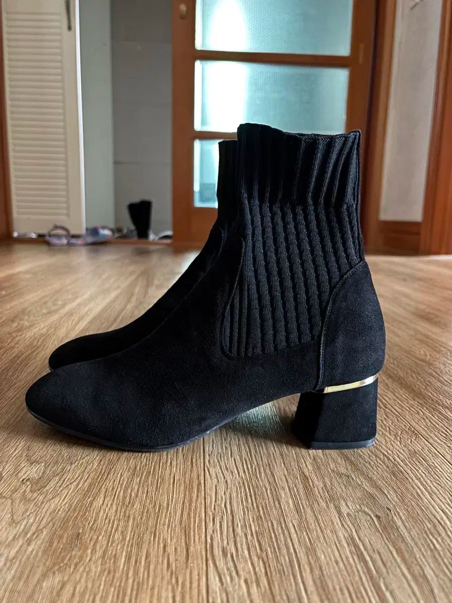 SODA ストレッチ ソックス アンクルブーツ ヒール5 cm