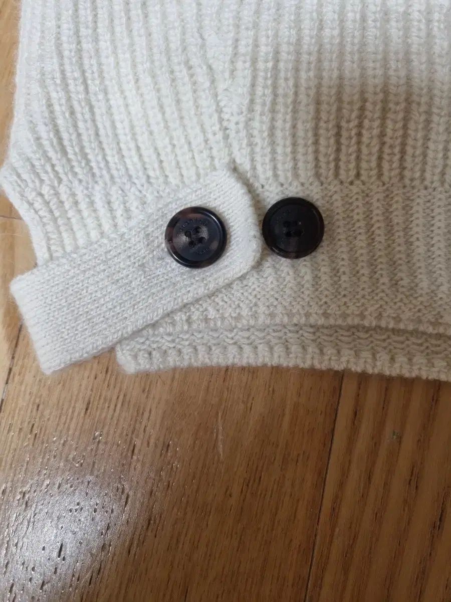 ニットカーディガン