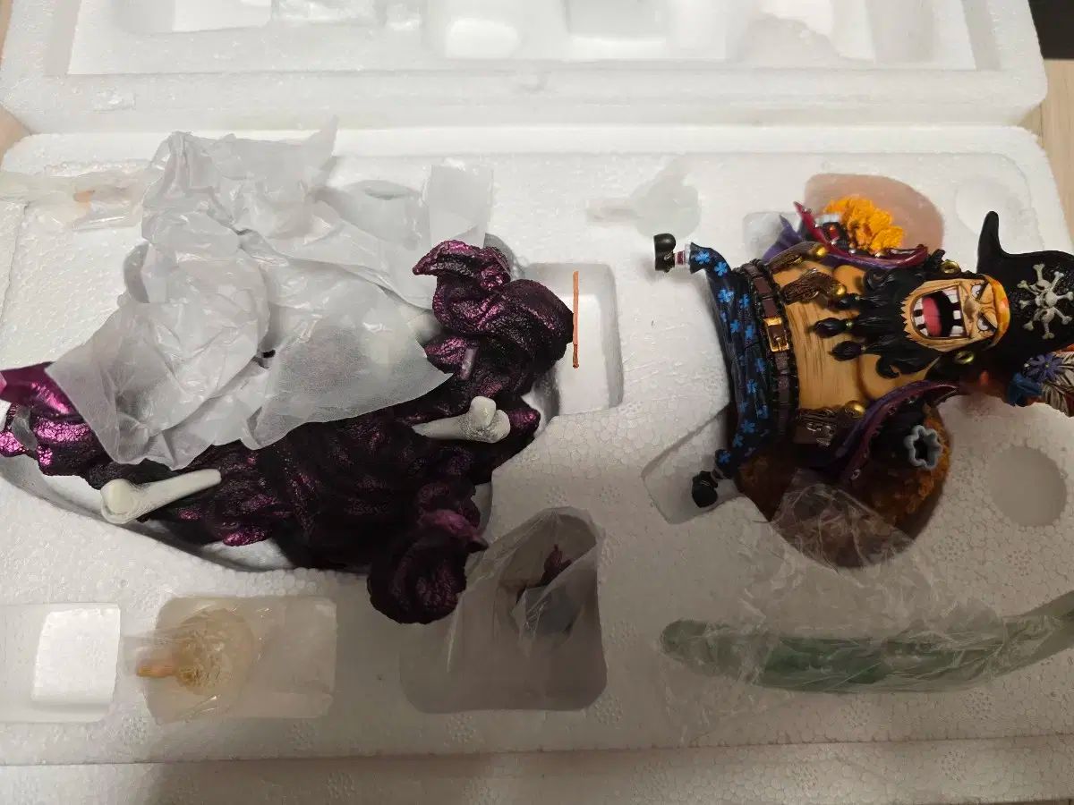 POP ワンピース 黒ひげ マーシャル・D・ティーチ、雨のシリュウ 2体