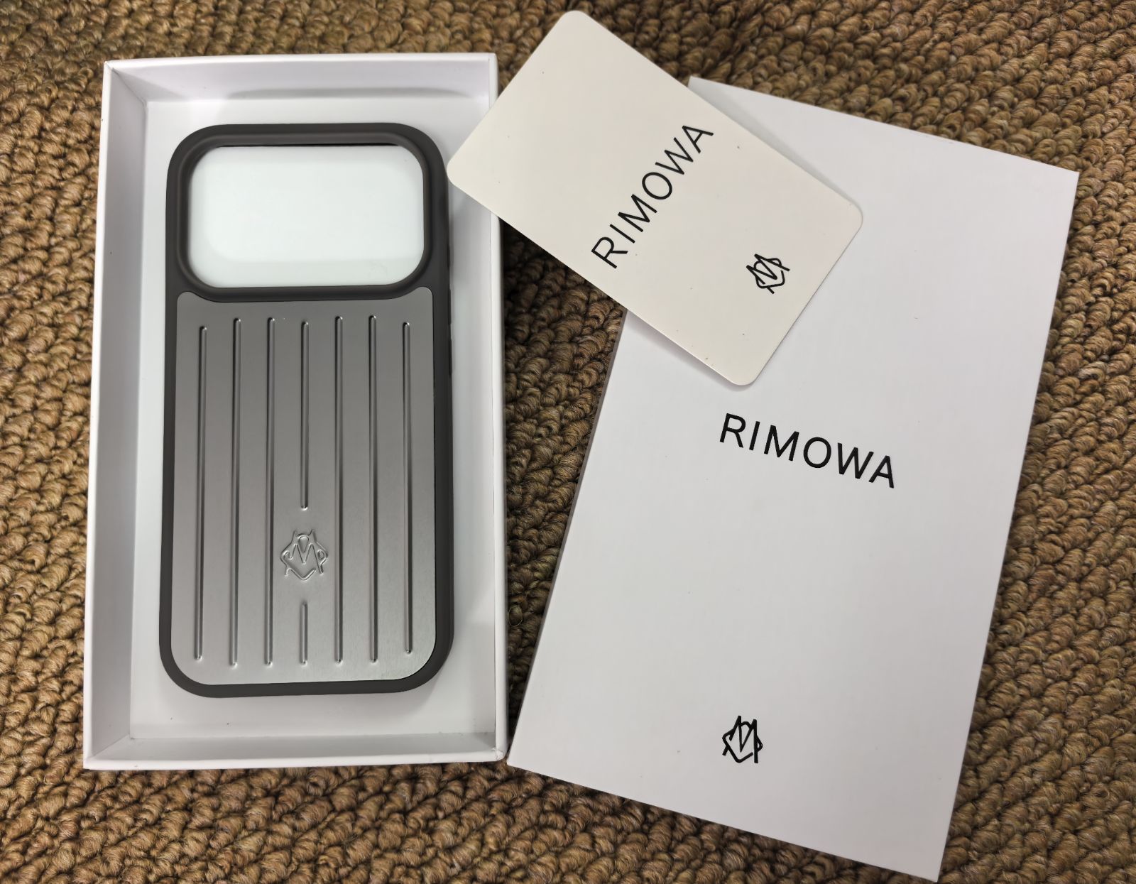 RIMOWA iPhone17proMax ケース グレー