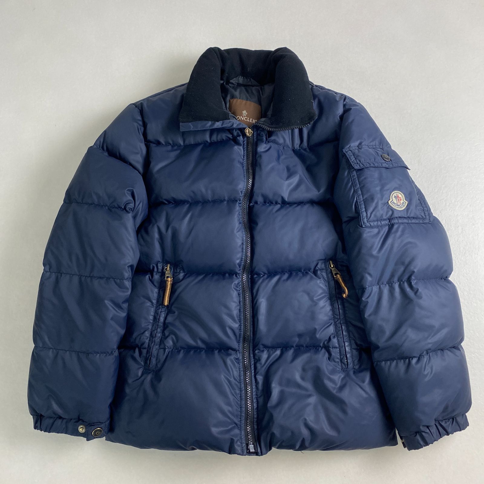モンクレール ダウンジャケット バジーレ MONCLER ワッペンロゴ
