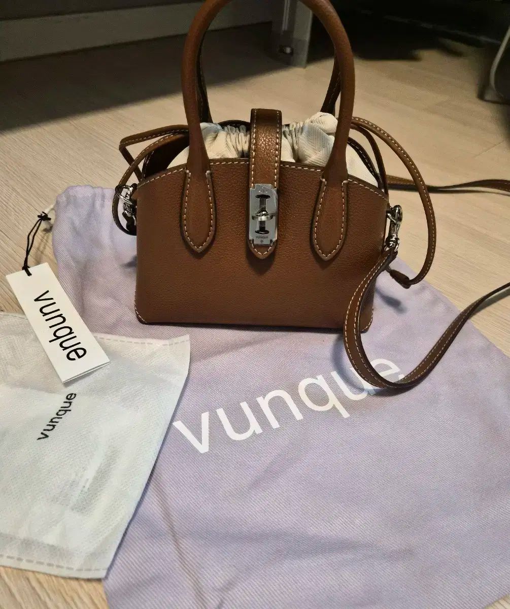 vunque トーク ハーミット クロスバック スモール