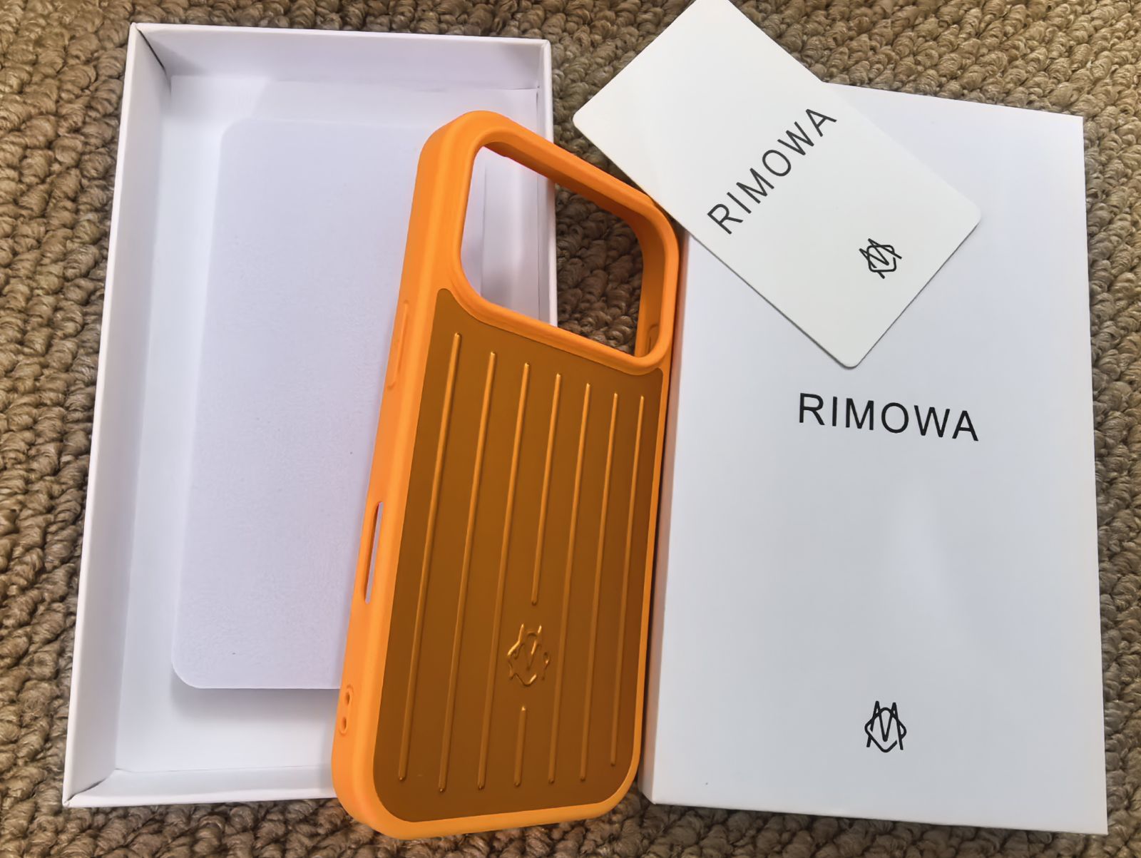 新品未使用RIMOWA オレンジ ストライプ iPhone17proMaxケース 新品 未使用 RIMOWA リモワ iPhone17pro ケース オレンジ RIMOWA