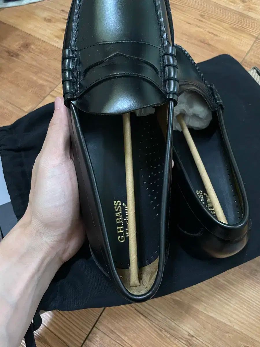 285 GH BASS ウィジュン ラルソン ローファー 紅底