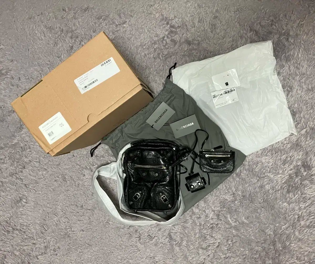 バレンシアガ 719065 ラムスキン ルカゴール クロスバック ブラック