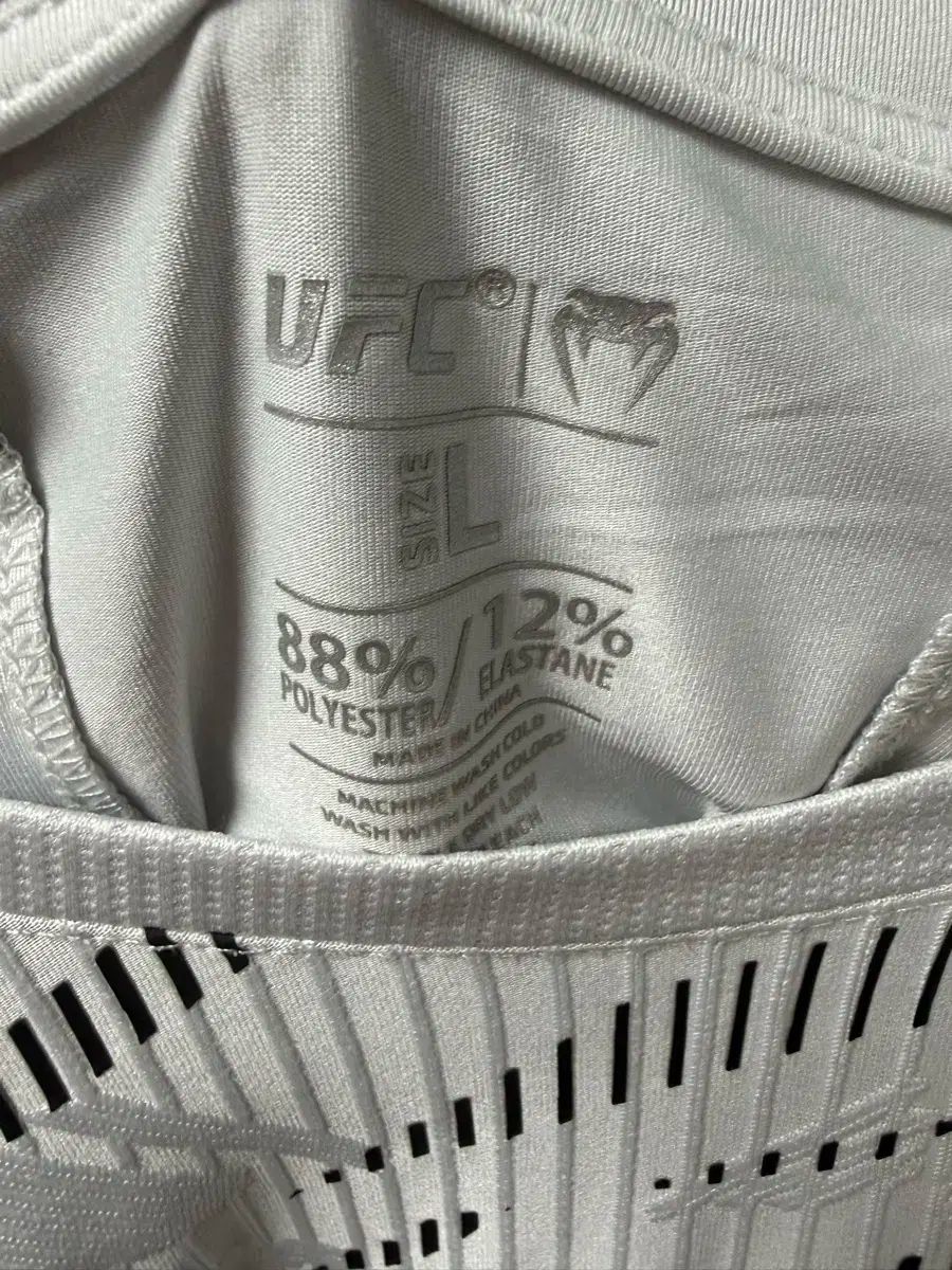  UFC ヴェナム FIGHT OR ESCAPE NIGHT ウォークアウト ジャージ 半袖 ペレイラ マーキング その他 武道 格闘技