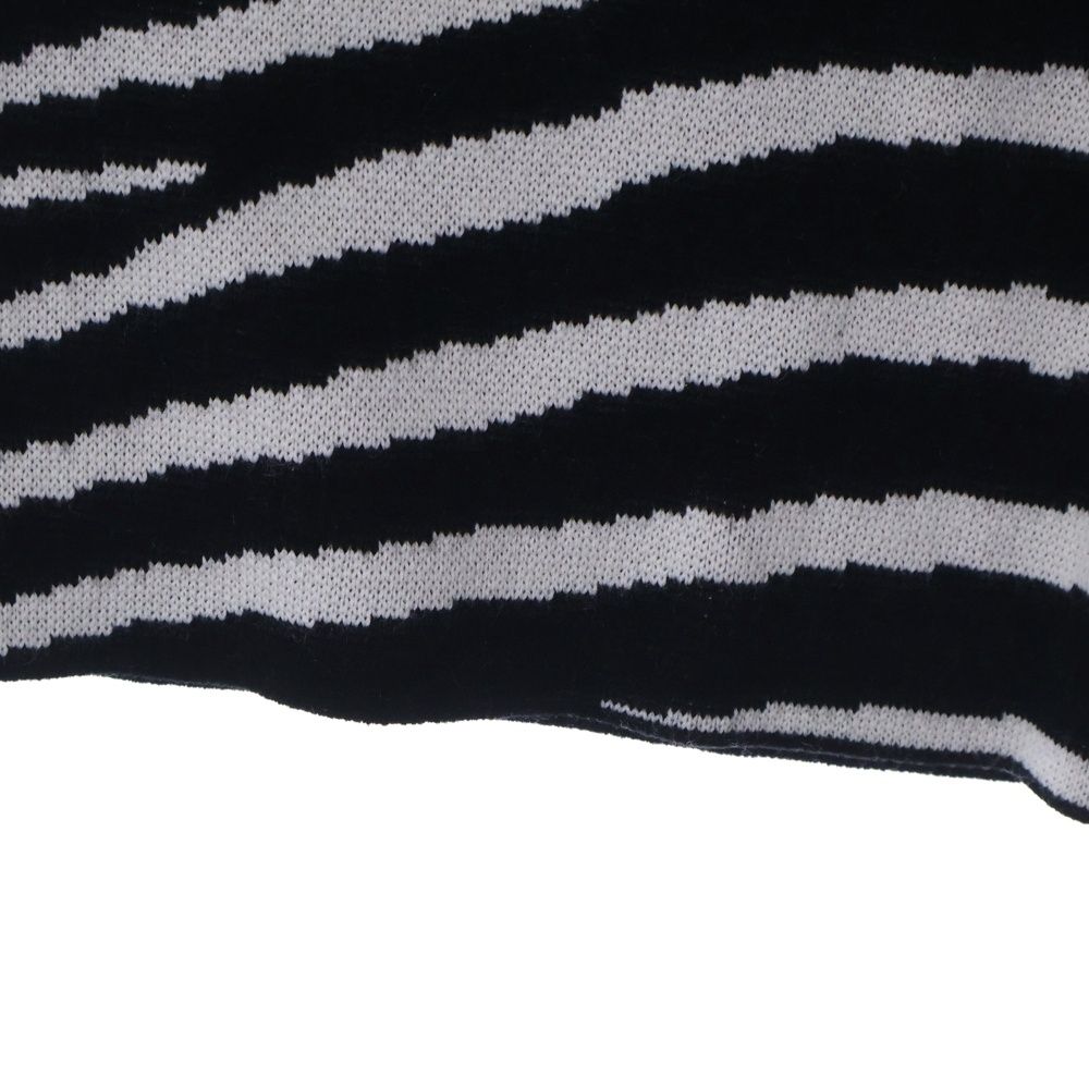 BURBERRY (バーバリー) ゼブラ総柄 ラバーロゴワッペン ジャガード