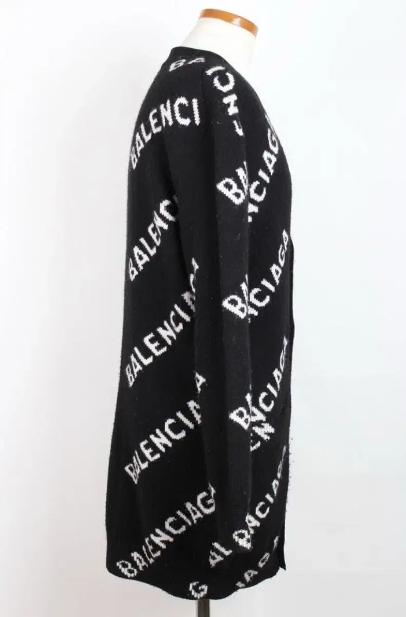 韓国 百貨店 タグ BARENCIAGA バレンシアガ ロゴ レタリング ユニセックス ウール混 カーディガン
