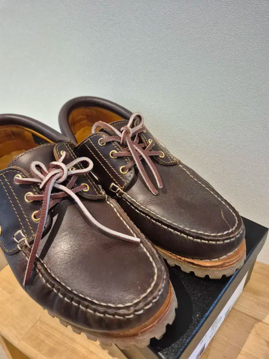 ボートシューズ