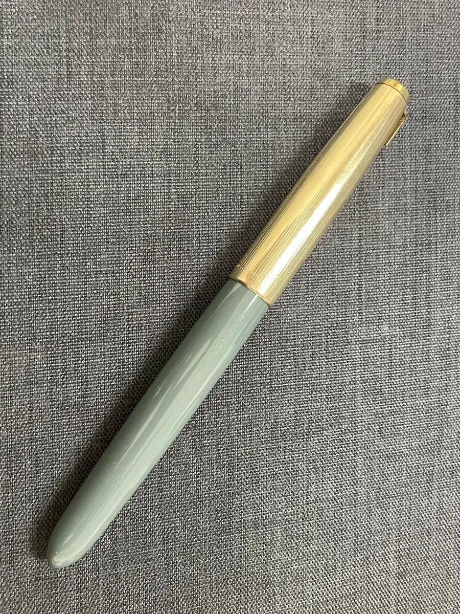 パーカ 万年筆 51 GOLD キャップ GREY 14 K Fニブ