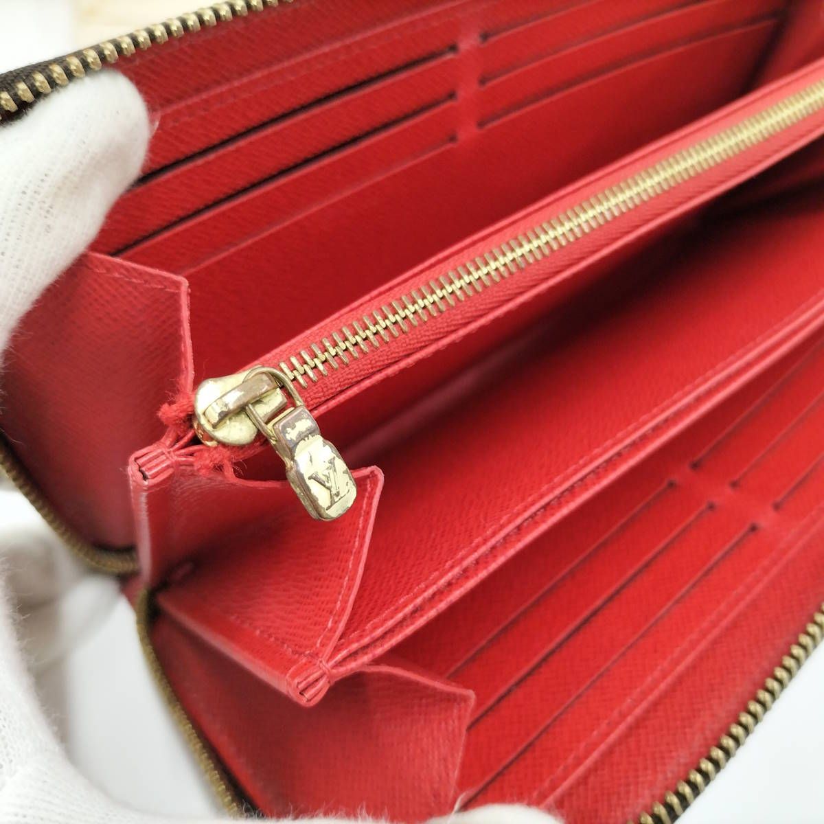 ジッピーウォレット ラウンドファスナー長財布