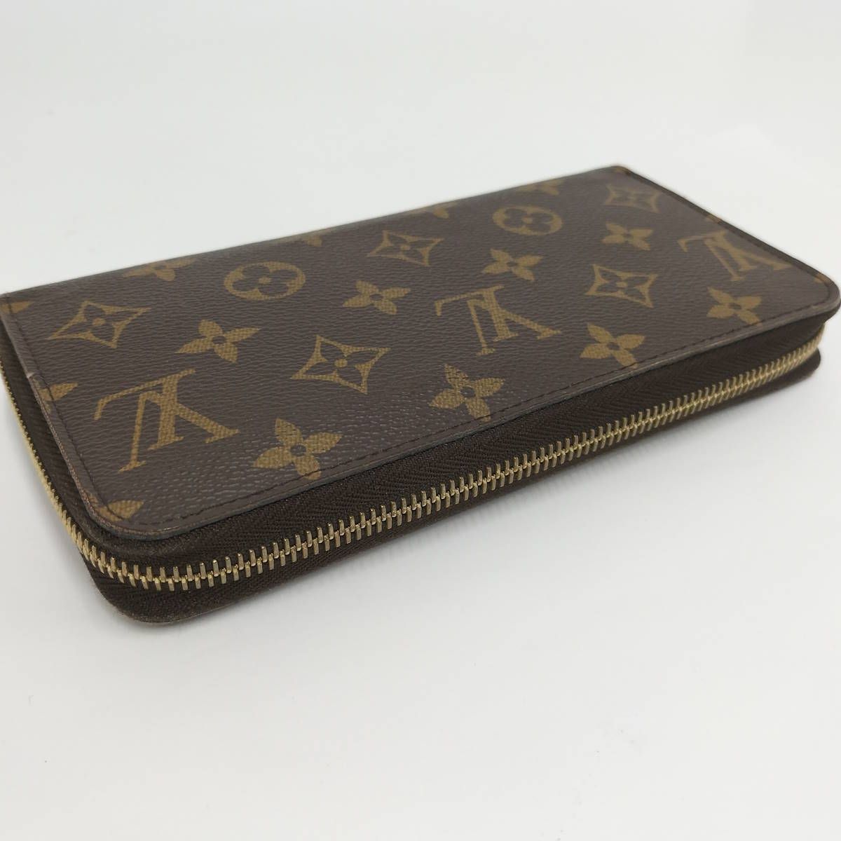 ジッピーウォレット ラウンドファスナー長財布