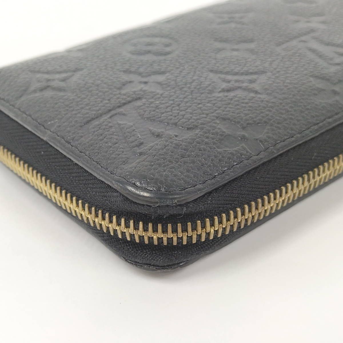 ラウンドファスナー長財布 モノグラムアンプラント