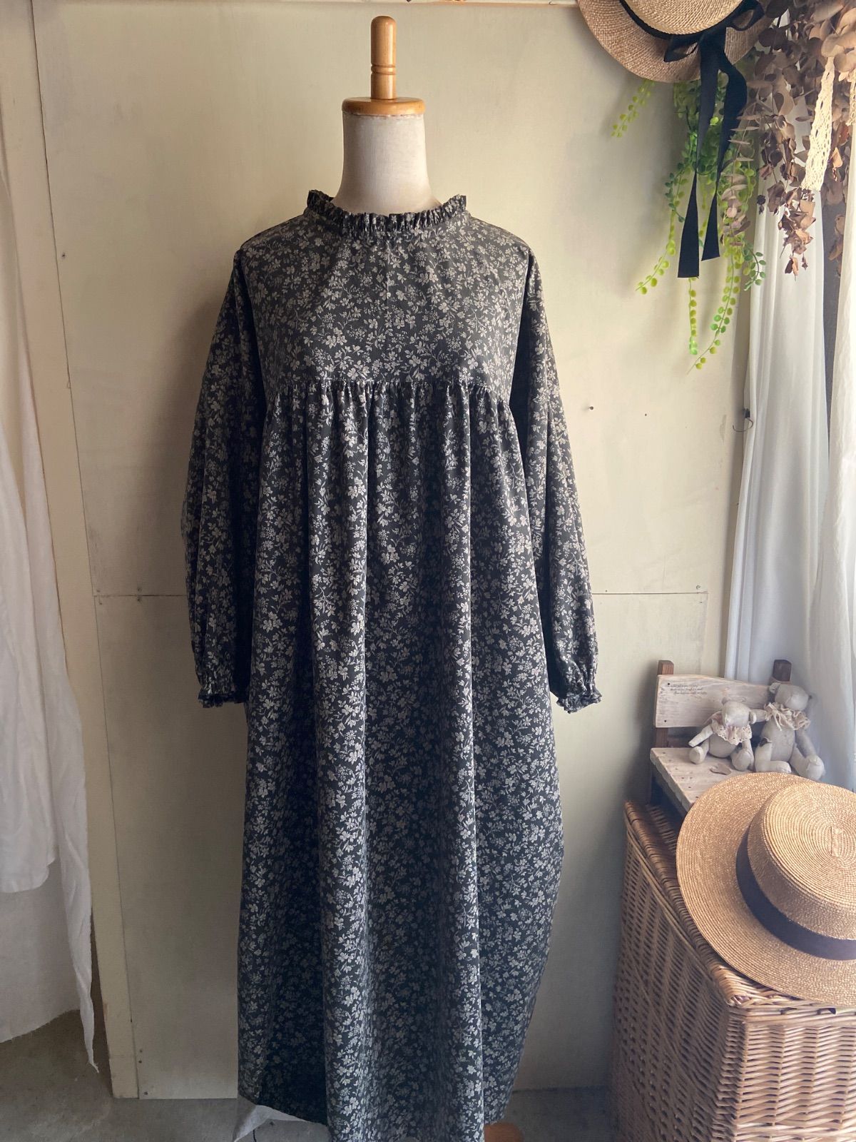 コーデュロイ フリルギャザーワンピース