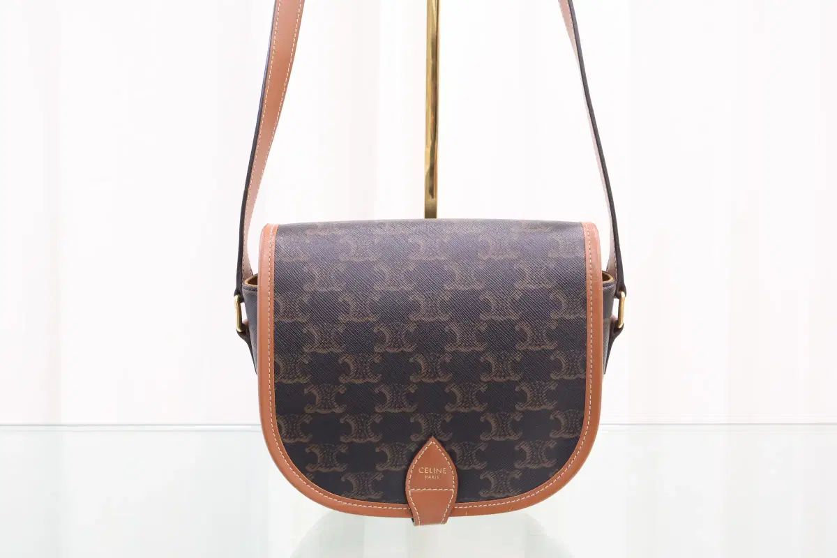 セリーヌ トリオンフ ポールコ ミディアム クロスバック 191502BZJ 04LU デパート