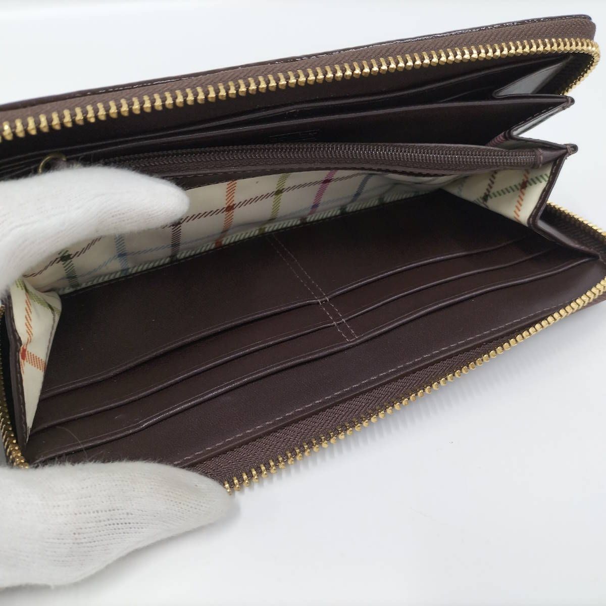 ラウンドファスナー 長財布