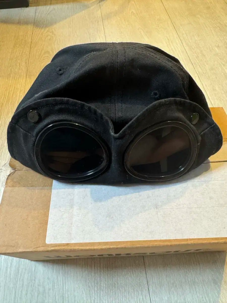 C.P. COMPANY シーピーカンパニー ゴーグル ベースボールキャップ 20FW ブラック Mサイズ