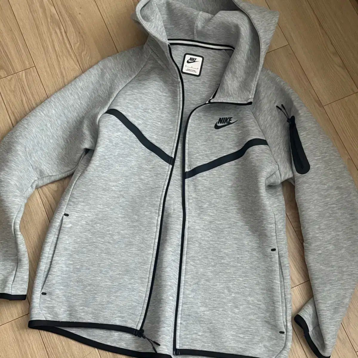 ナイキ レディース テックパック フルジップアップ フーディー グレー