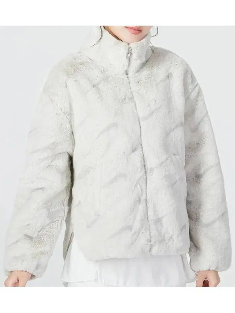 ナイキ ルーズフィット フェイク ファー ジャケット