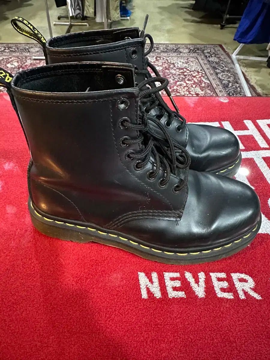 ドクターマーチン 8ホールブーツ