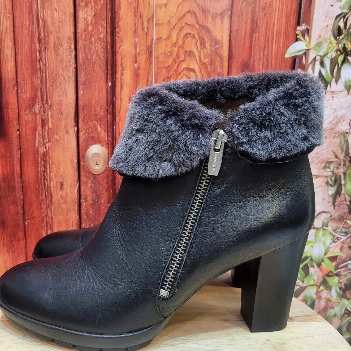 ワンダーズ シープスキンバイ アンクルブーツ