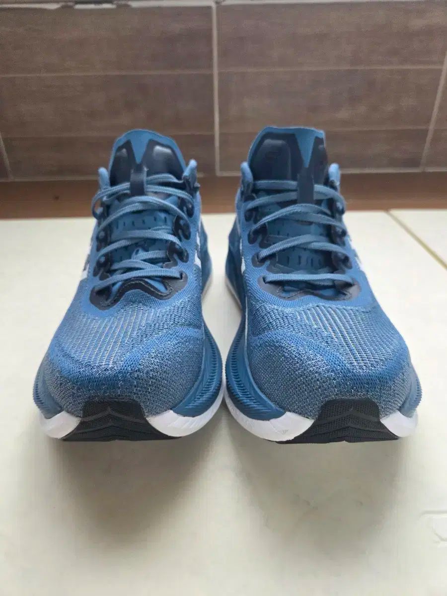 アシックス SUPERBLAST 2 ウィンター 白 265mm