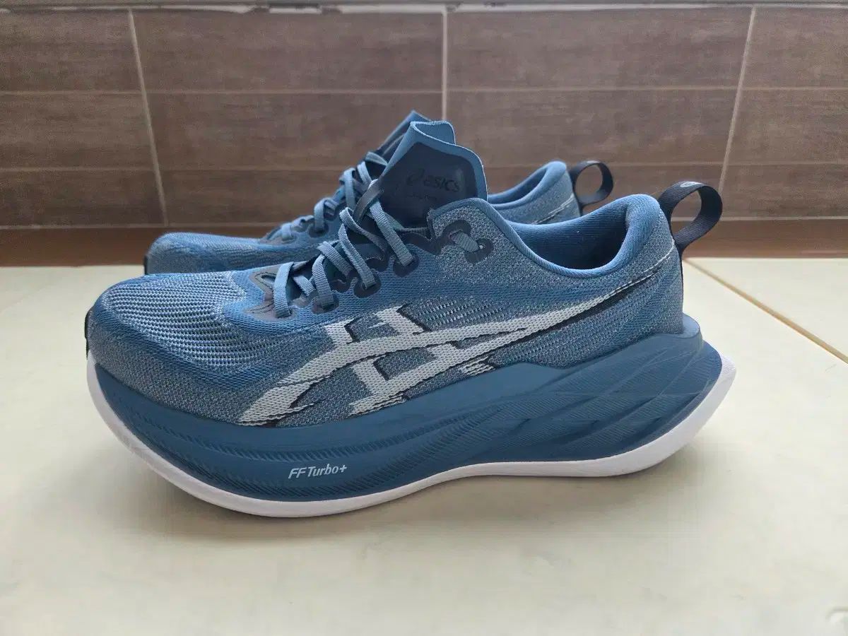 アシックス SUPERBLAST 2 ウィンター 白 265mm