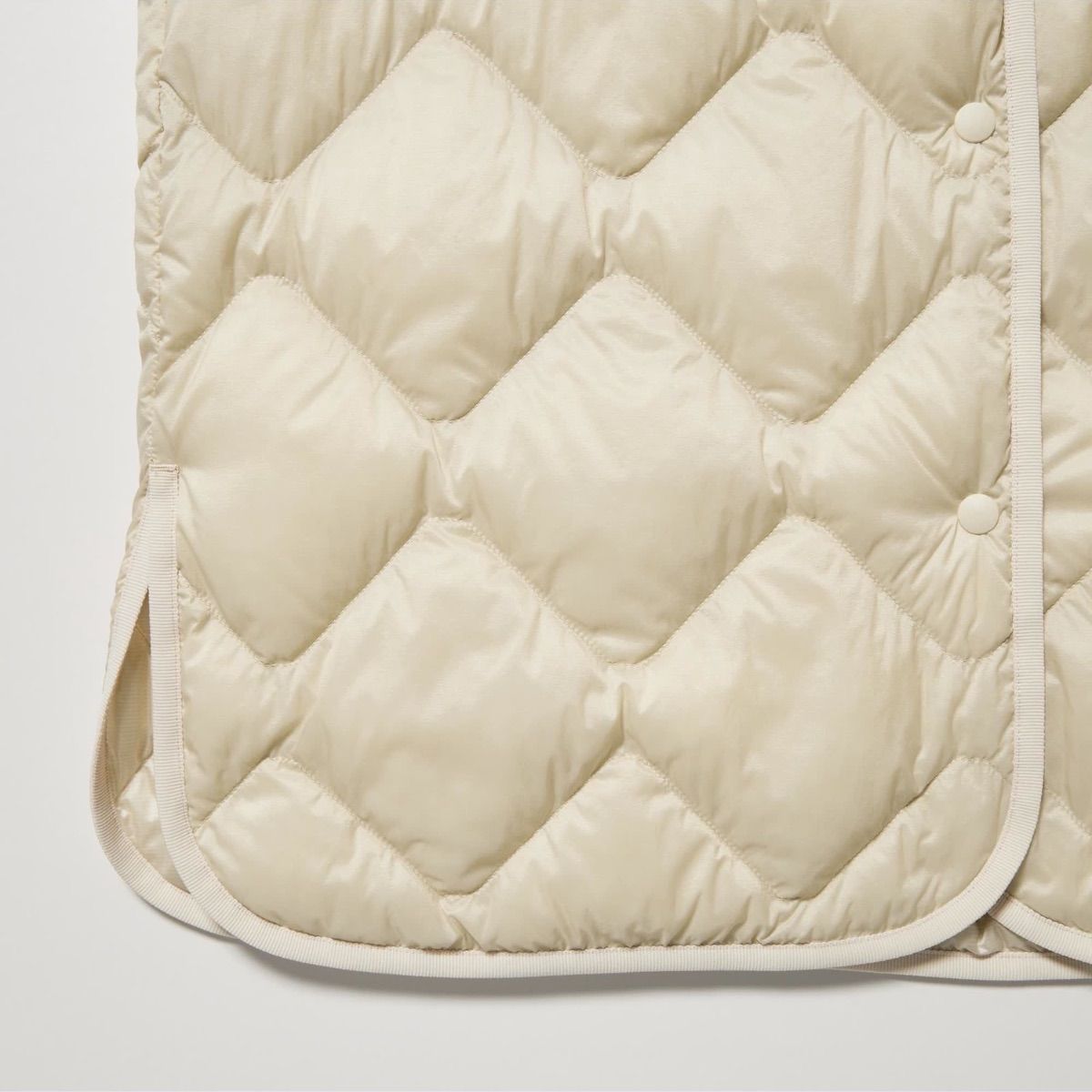  UNIQLO ULTRA LIGHT DOWN ユニクロ ウルトラライトダウンロングベスト ダウンベスト ロングダウンベスト キルティング キルティングベスト キルティングロングベスト ロング オフホワイト ブラック ブラウン S M L XL ダウンベスト キルティングベスト ジャケット アウター