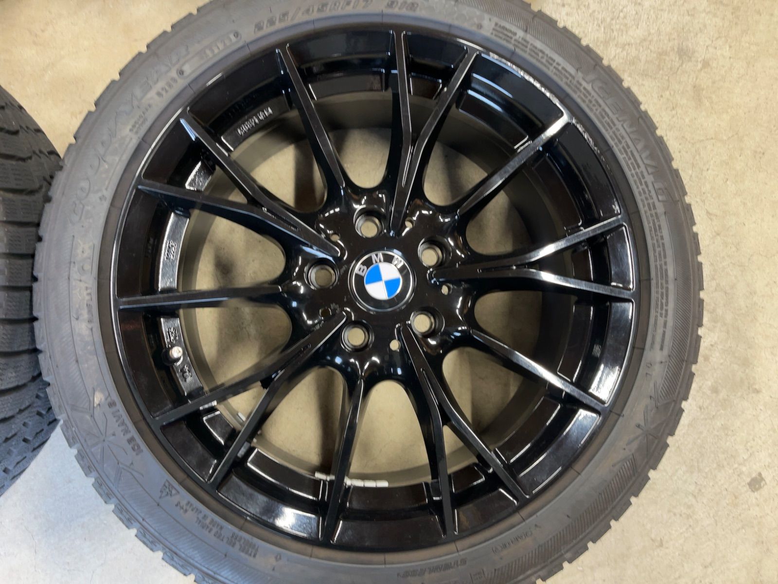 BMW F 40 44 グッドイヤー バリ山 製 17インチ 4本セット