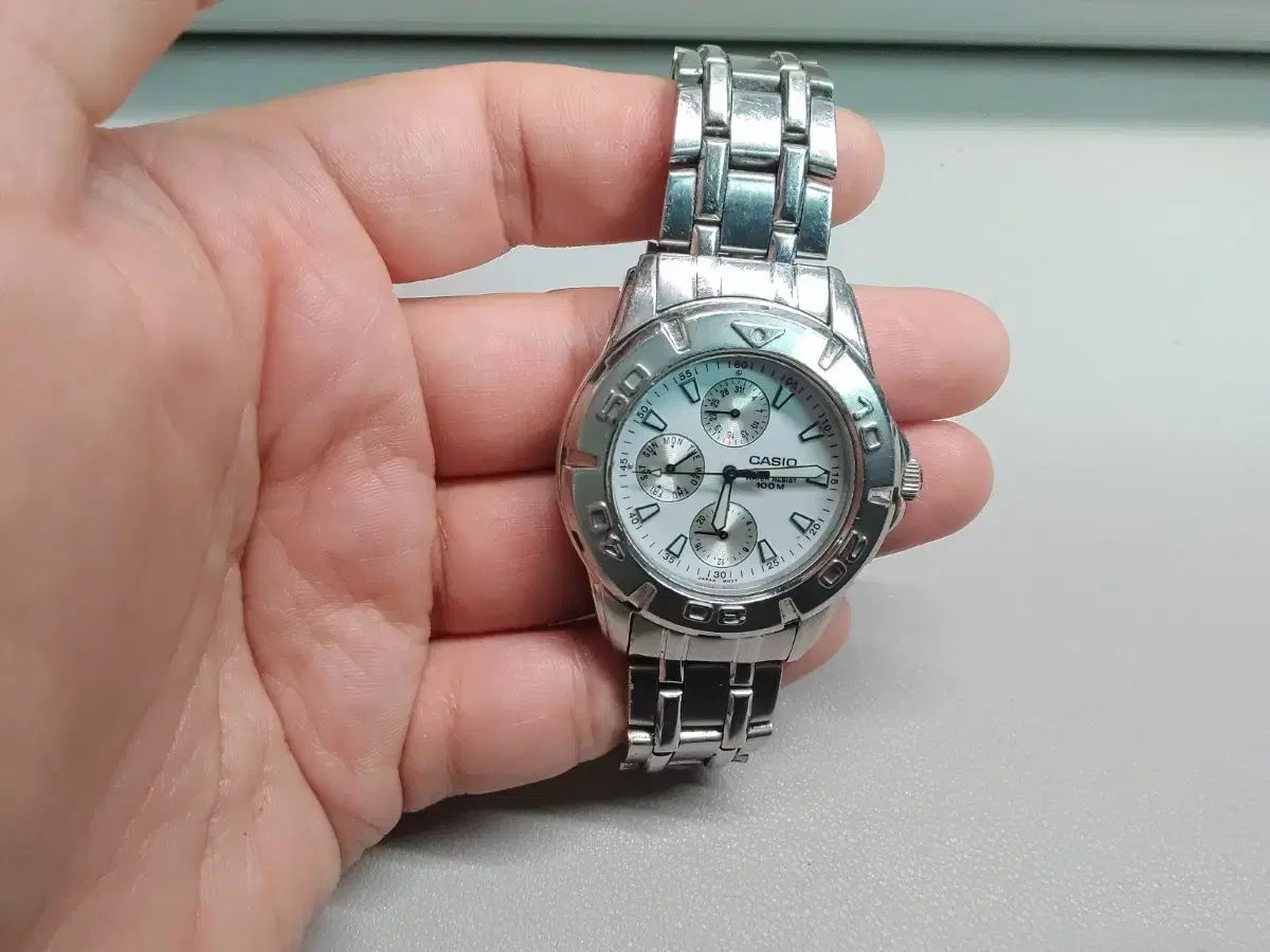 カシオ サブマリーナー ダイバーズウォッチ st mtd 1047