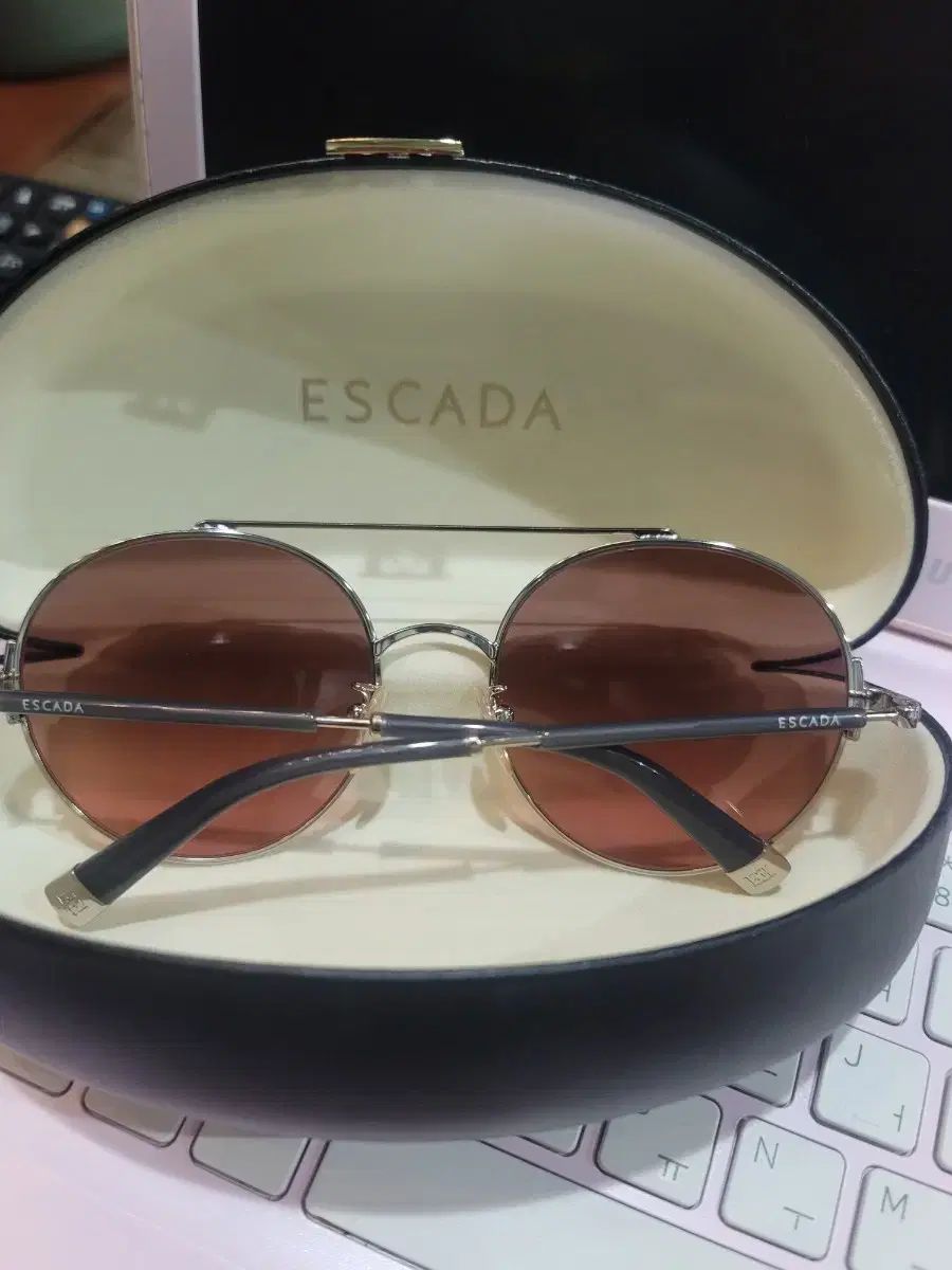 ESCADA エスカーダ サングラス ブラウン ティント