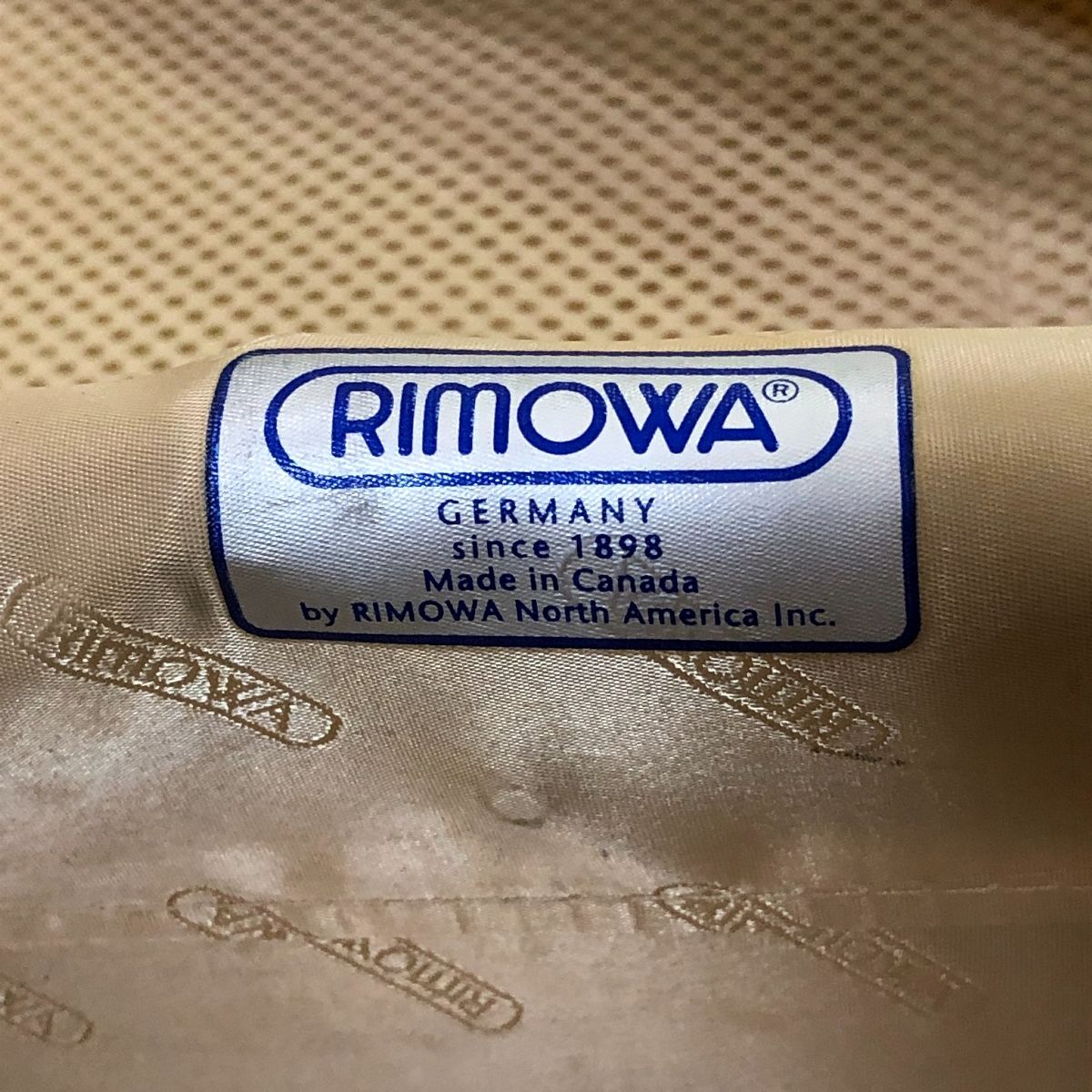 キャリーケース