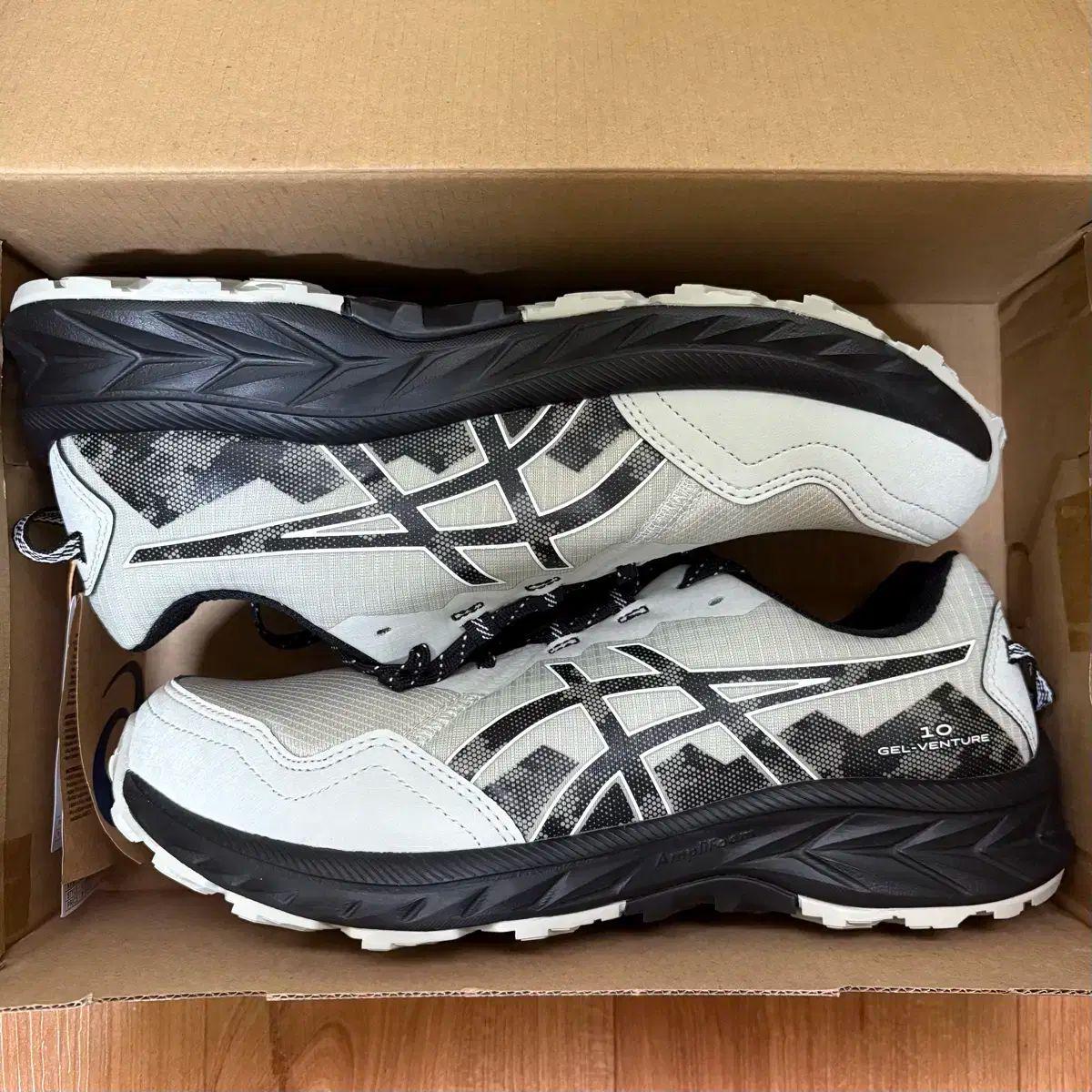 アシックス ゲル ベンチャー10 白 セージ 黒 270 ほぼ