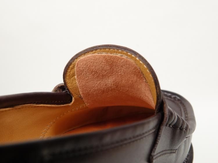 ダークブラウン