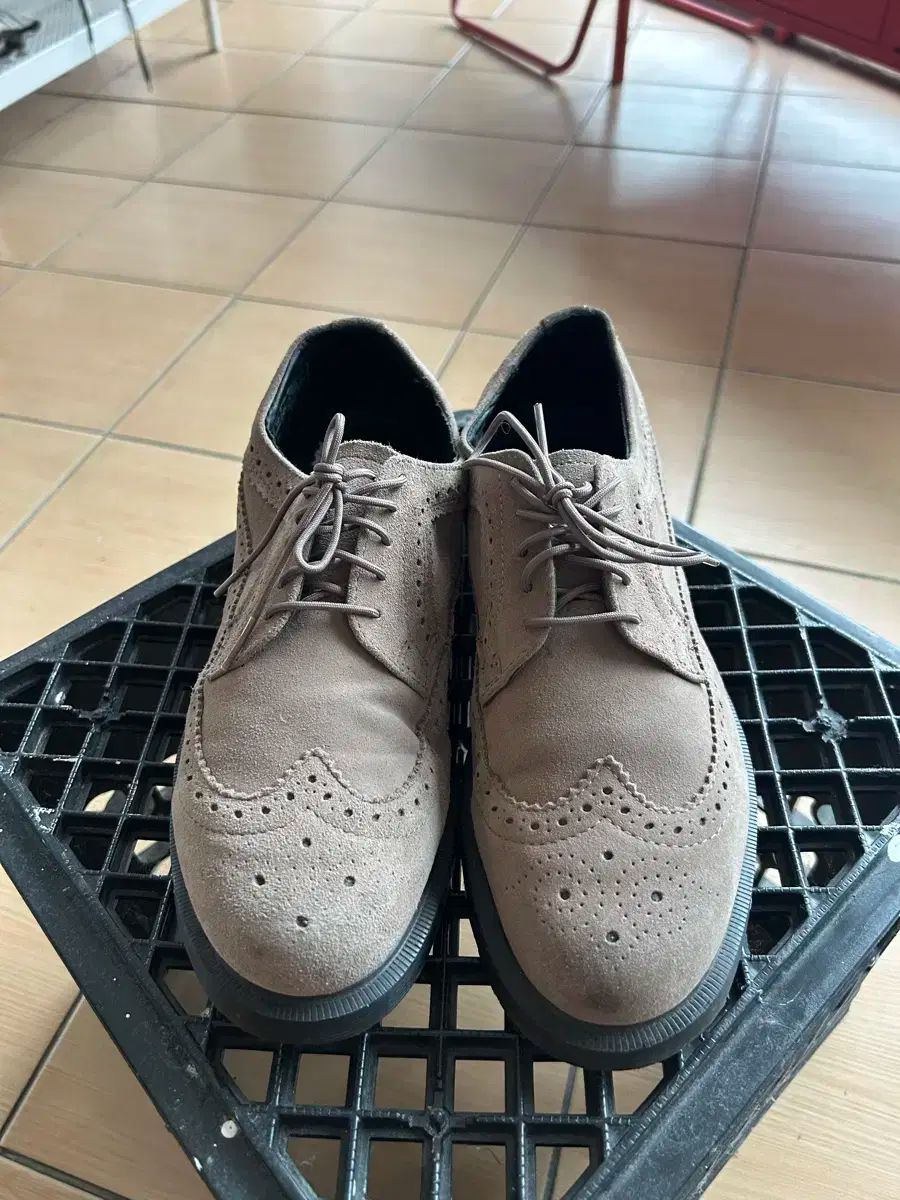 DR. MARTENS スウェード ウイングチップ オックスフォードシューズ