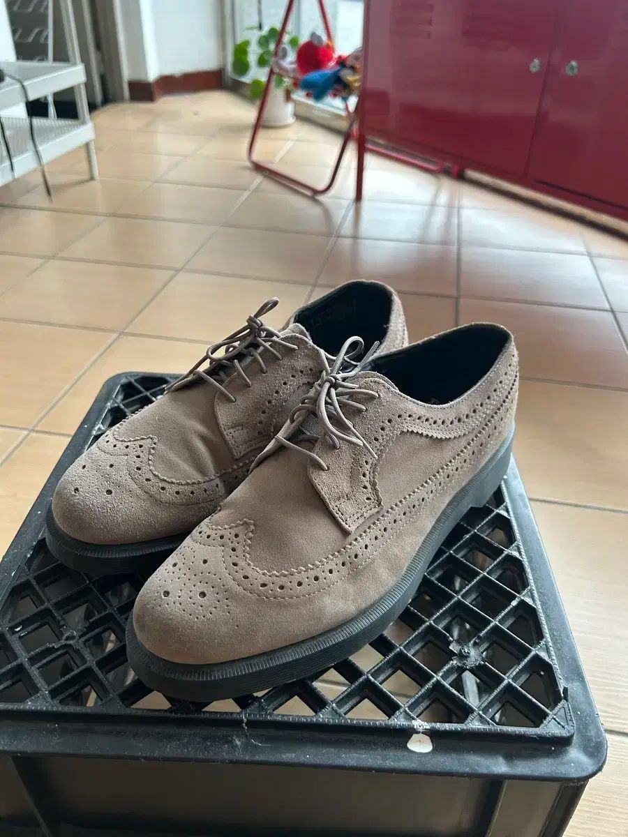 DR. MARTENS スウェード ウイングチップ オックスフォードシューズ