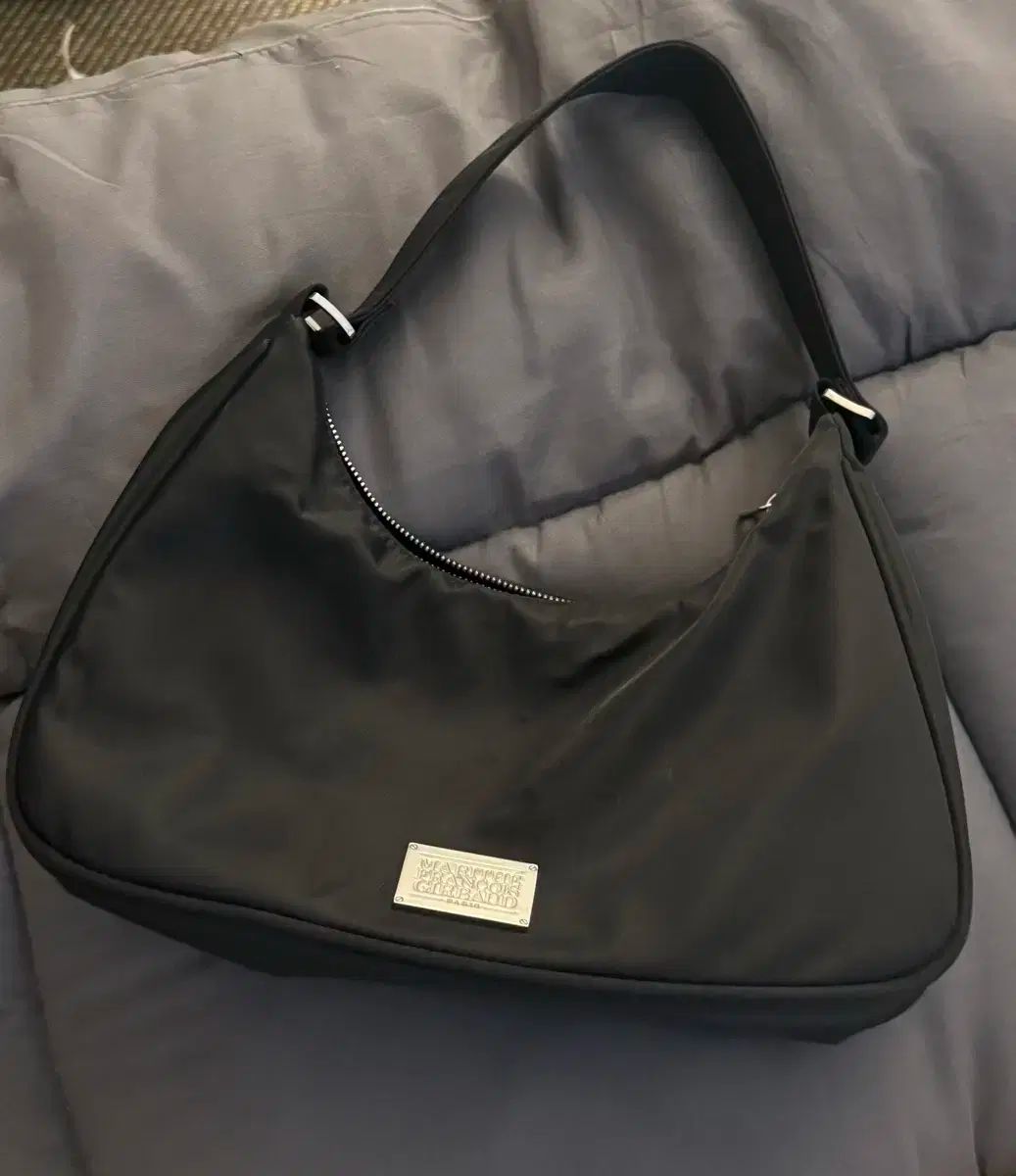  マリテフランソワジルボー Classic ロゴ HOBO BAG ブラック ショルダーバッグ ショルダーバッグ